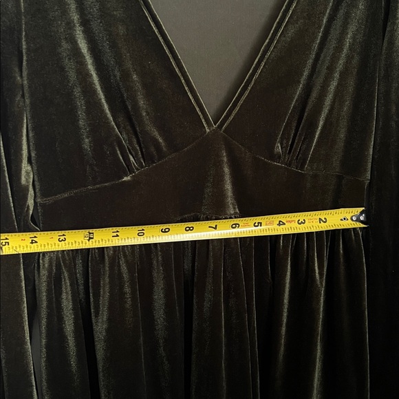 Green Velvet Long Sleeve Holiday Dress - Picture 6 of 7